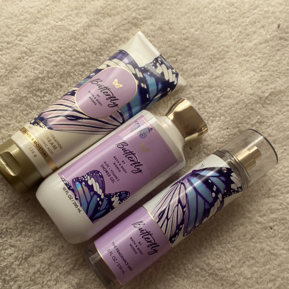 Butterfly from Bath and Body works full set. Soap, lotion, perfume.